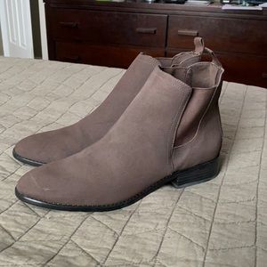 Brown chelsea boots